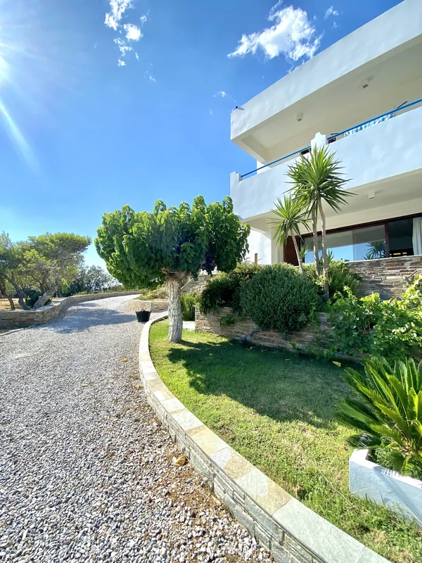 Svolis Beachhouse, Area esterna