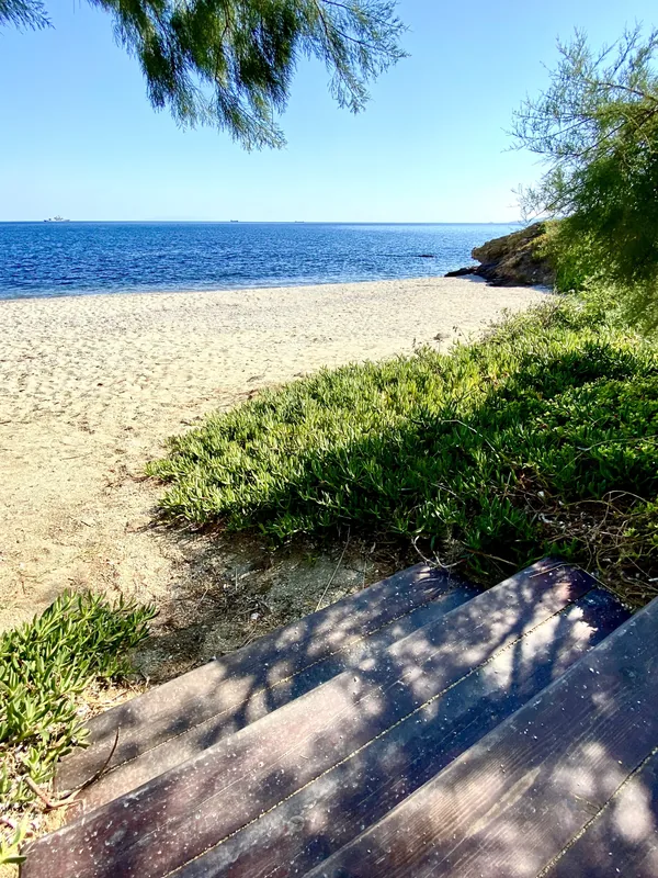 Svolis Beachhouse, Area esterna