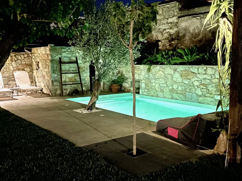Svolis Townhouse, Altro 1